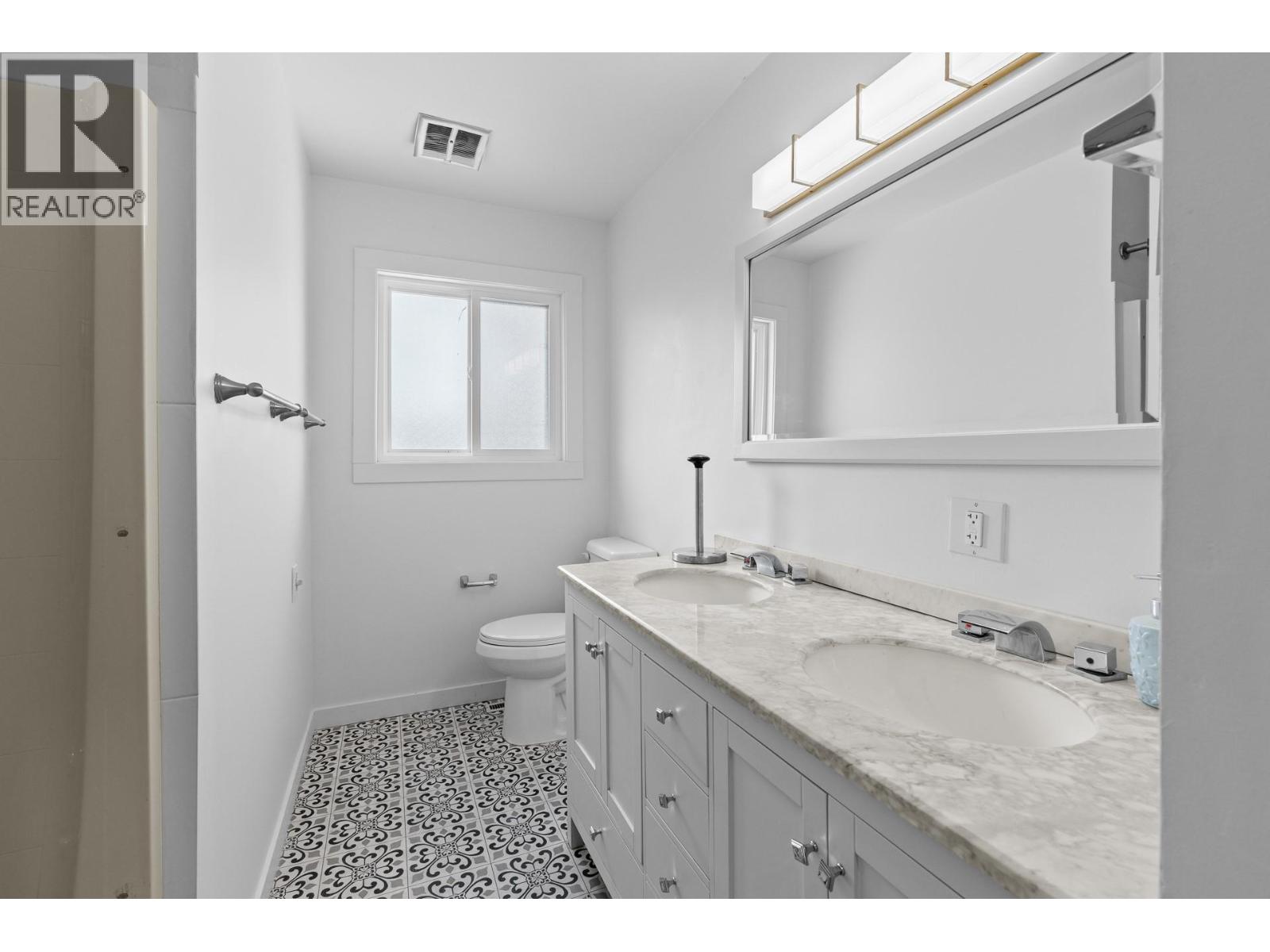  2618 Thacker Drive, West Kelowna