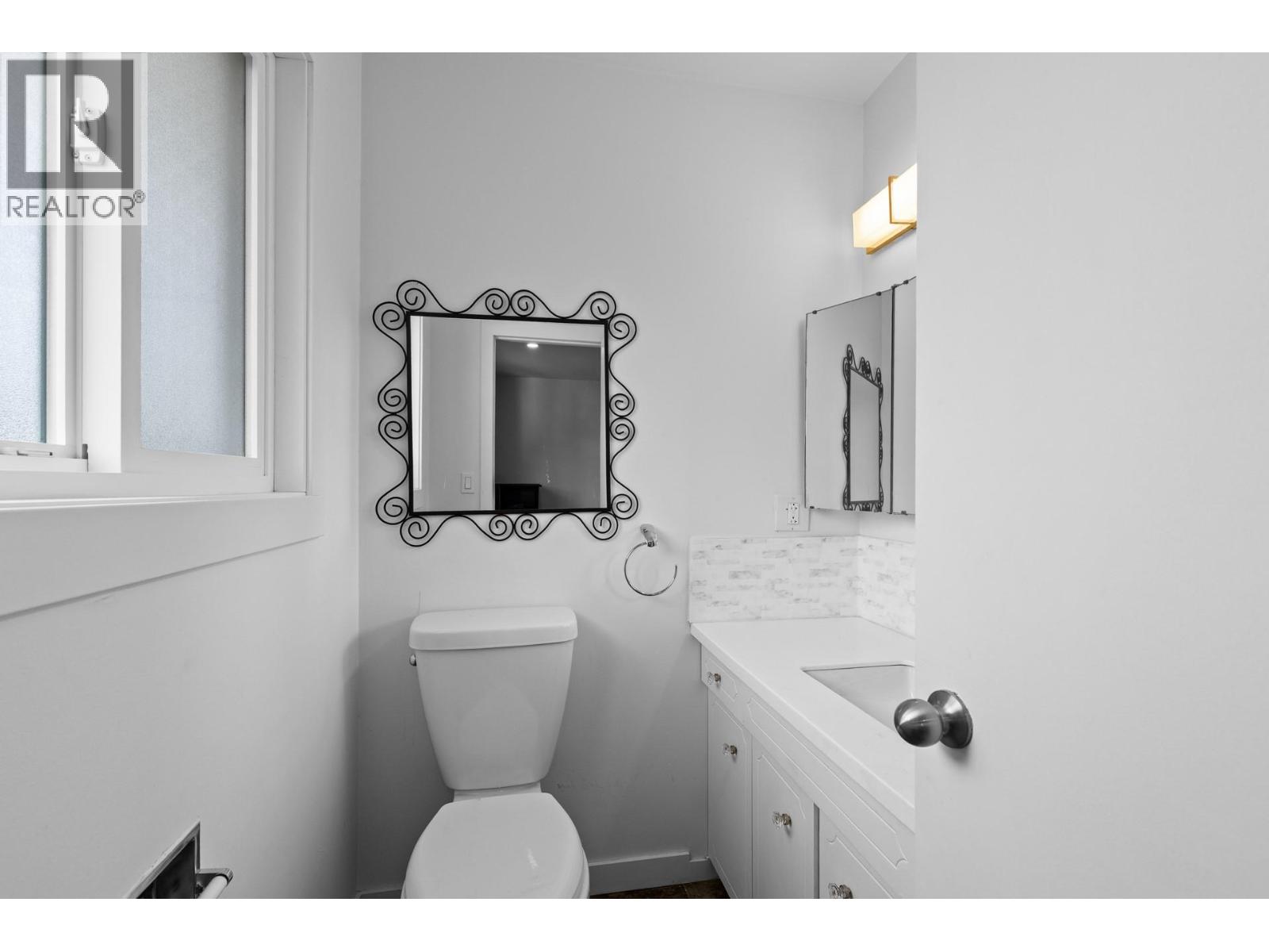  2618 Thacker Drive, West Kelowna