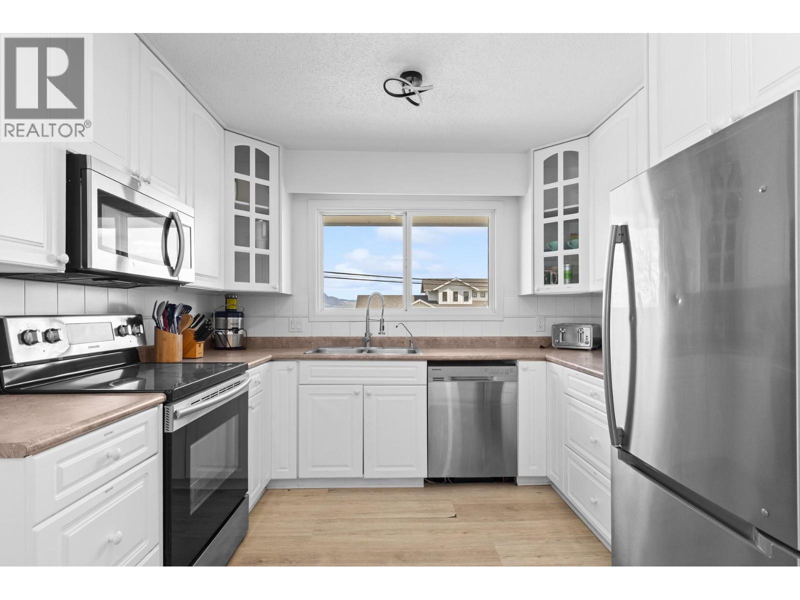  2618 Thacker Drive, West Kelowna