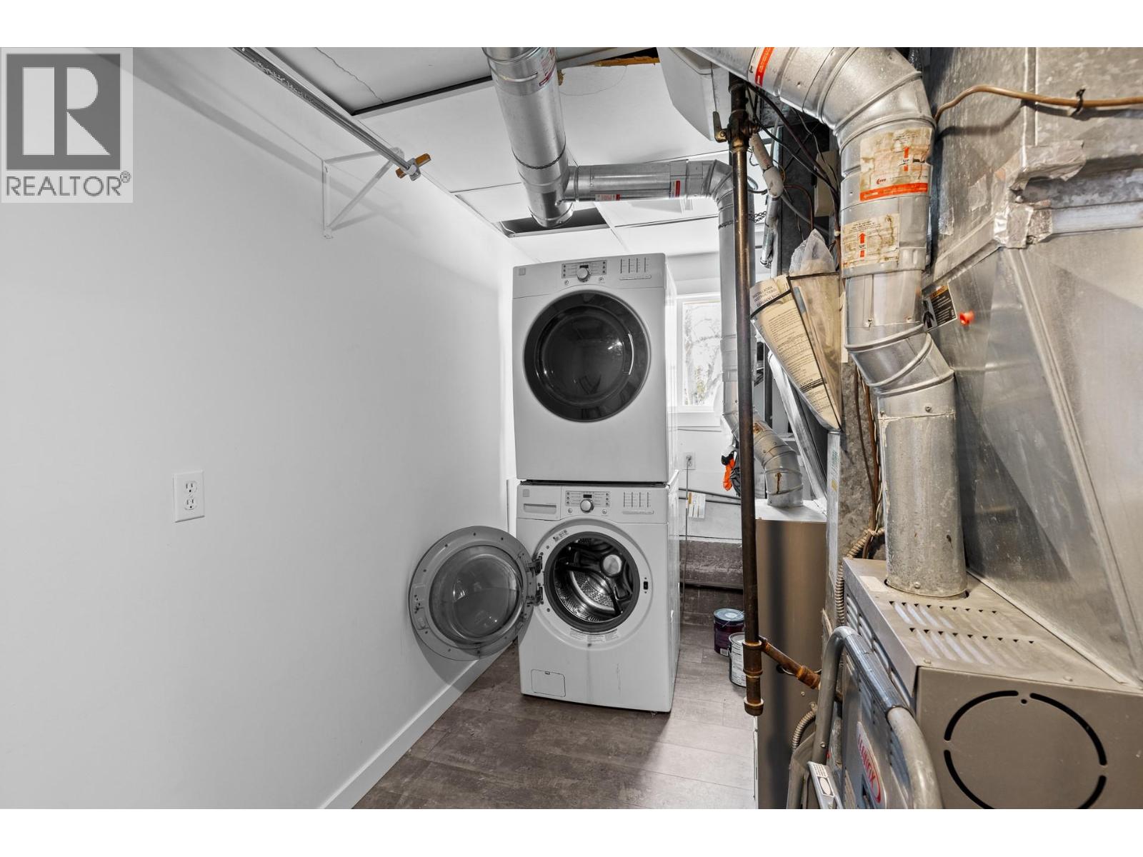  2618 Thacker Drive, West Kelowna