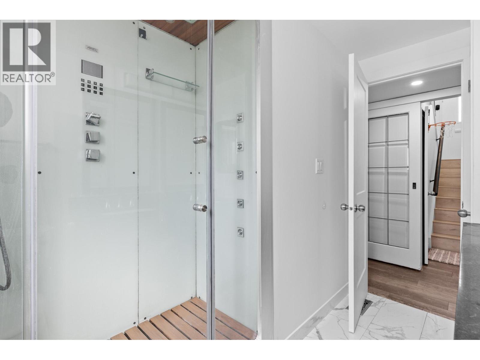  2618 Thacker Drive, West Kelowna