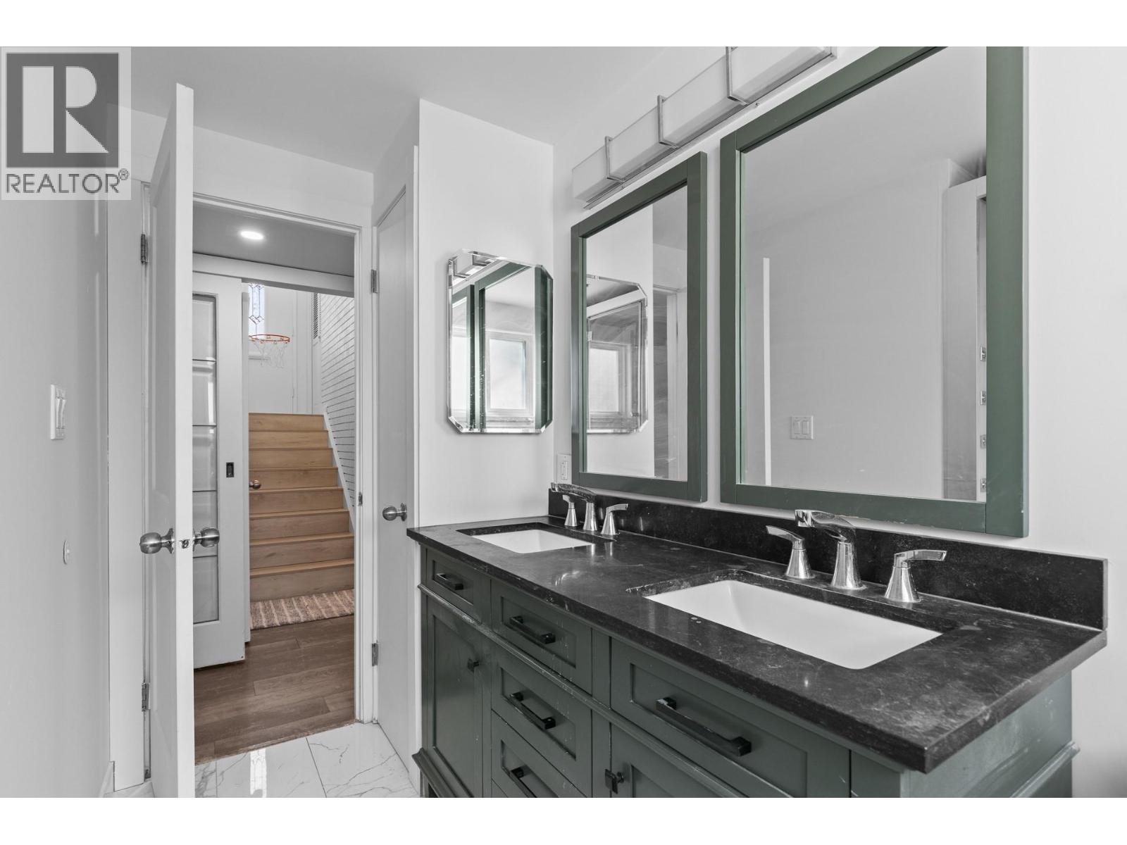  2618 Thacker Drive, West Kelowna