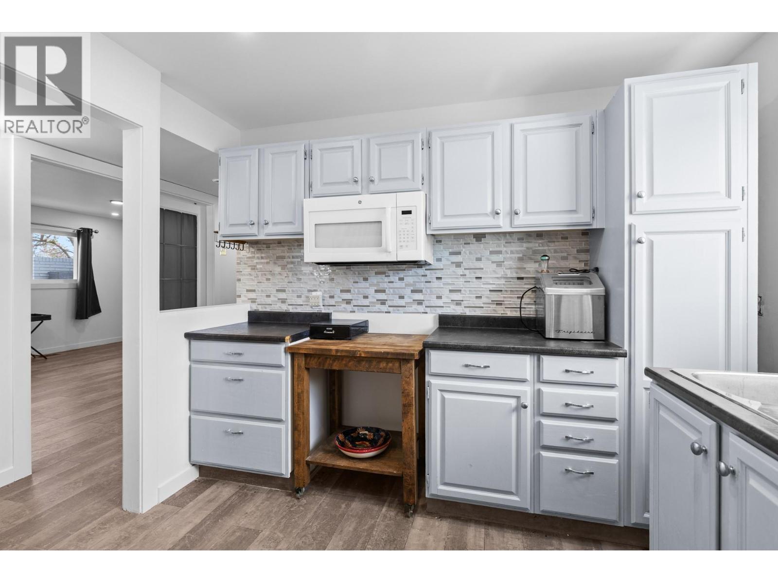  2618 Thacker Drive, West Kelowna