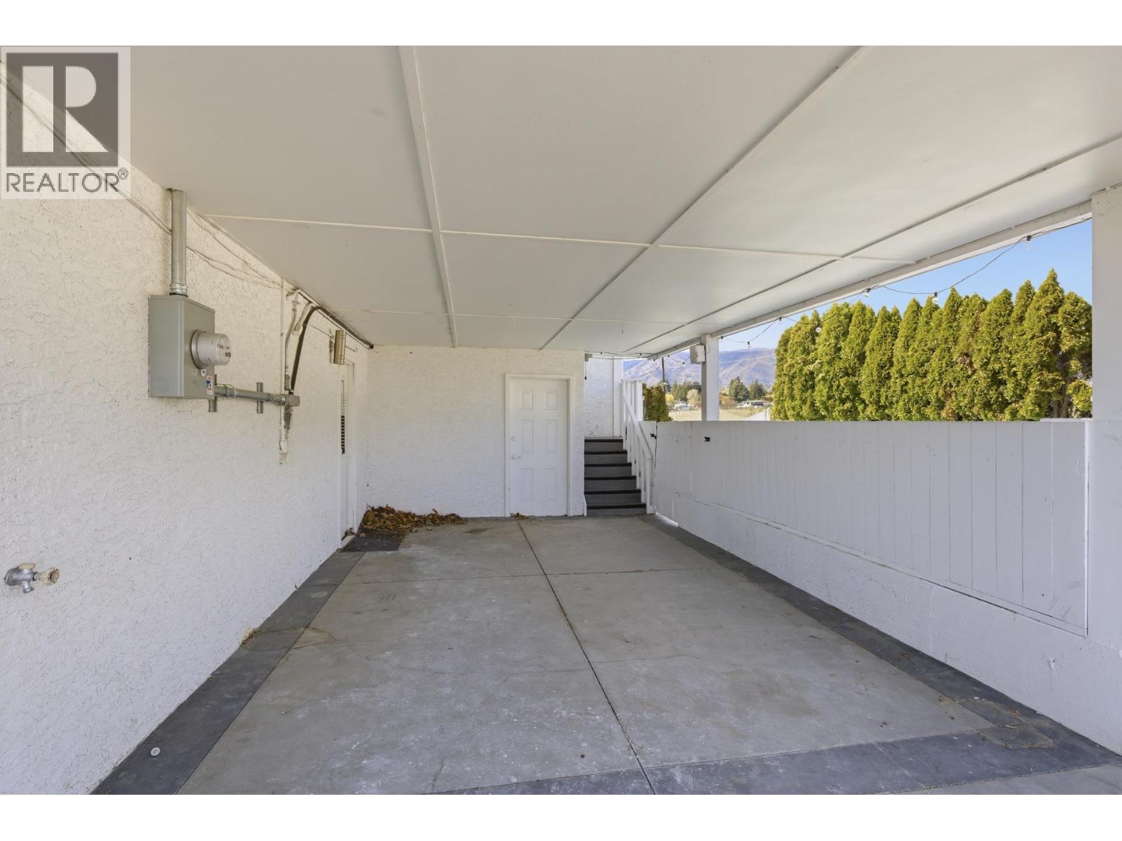  2618 Thacker Drive, West Kelowna