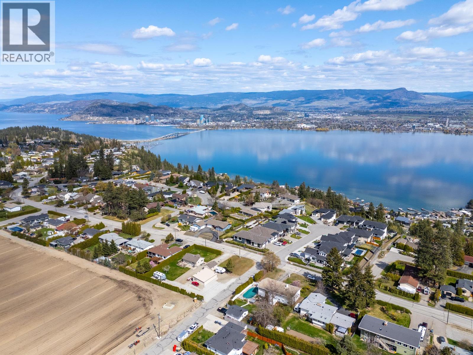  2618 Thacker Drive, West Kelowna