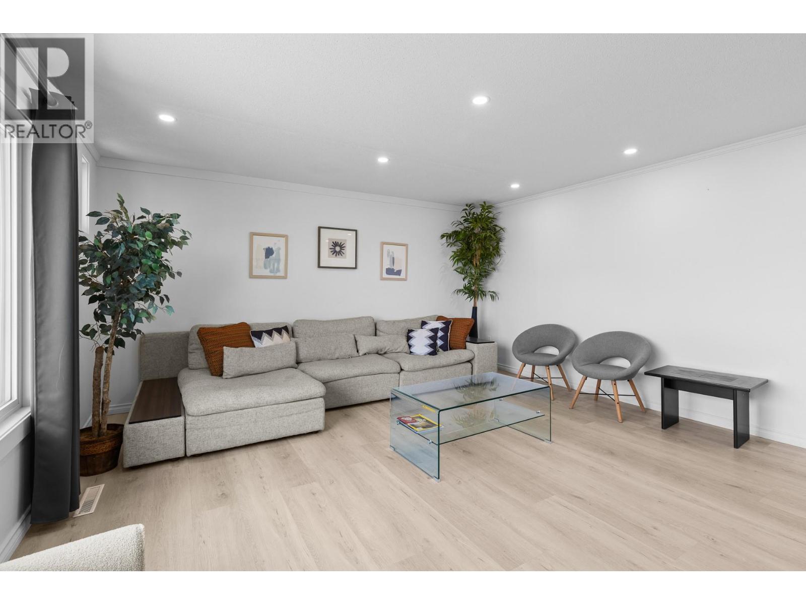  2618 Thacker Drive, West Kelowna