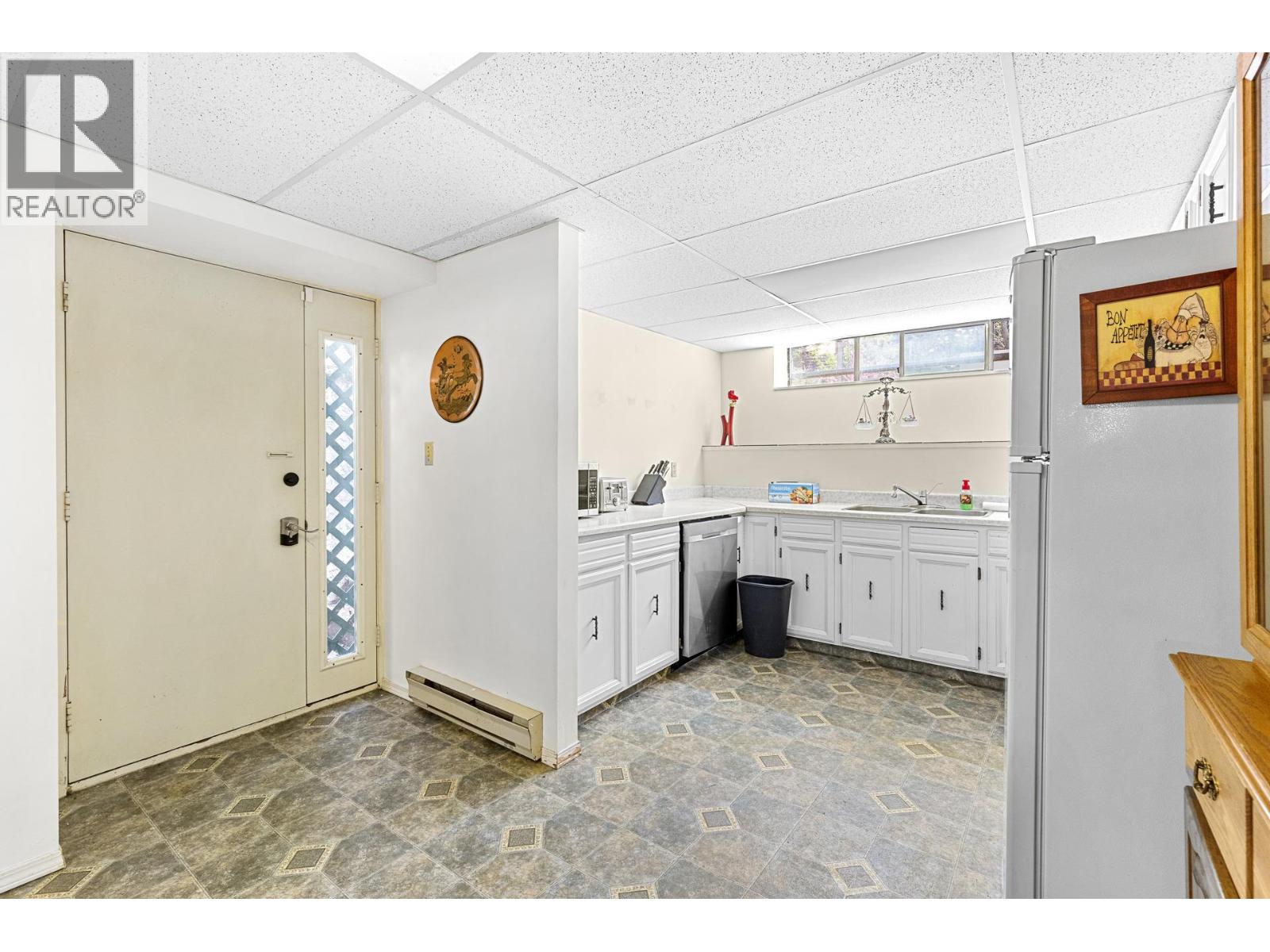  741 Barnaby Road, Kelowna