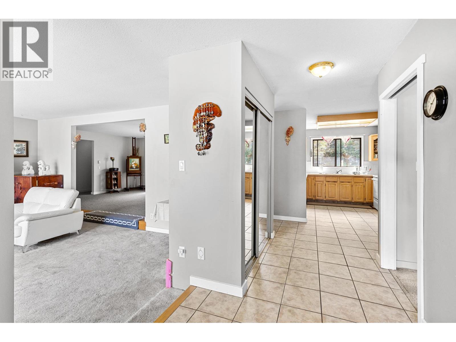  741 Barnaby Road, Kelowna