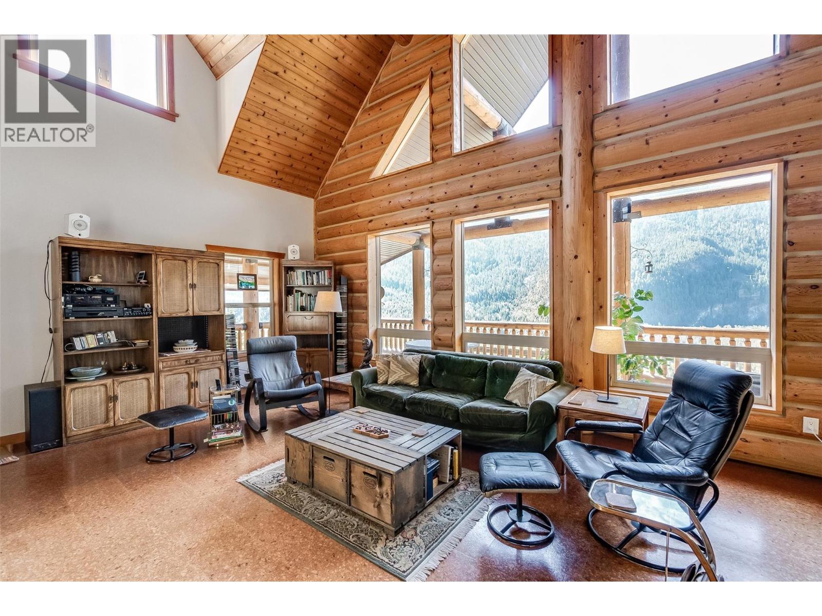 4761 Slocan River Road - 15