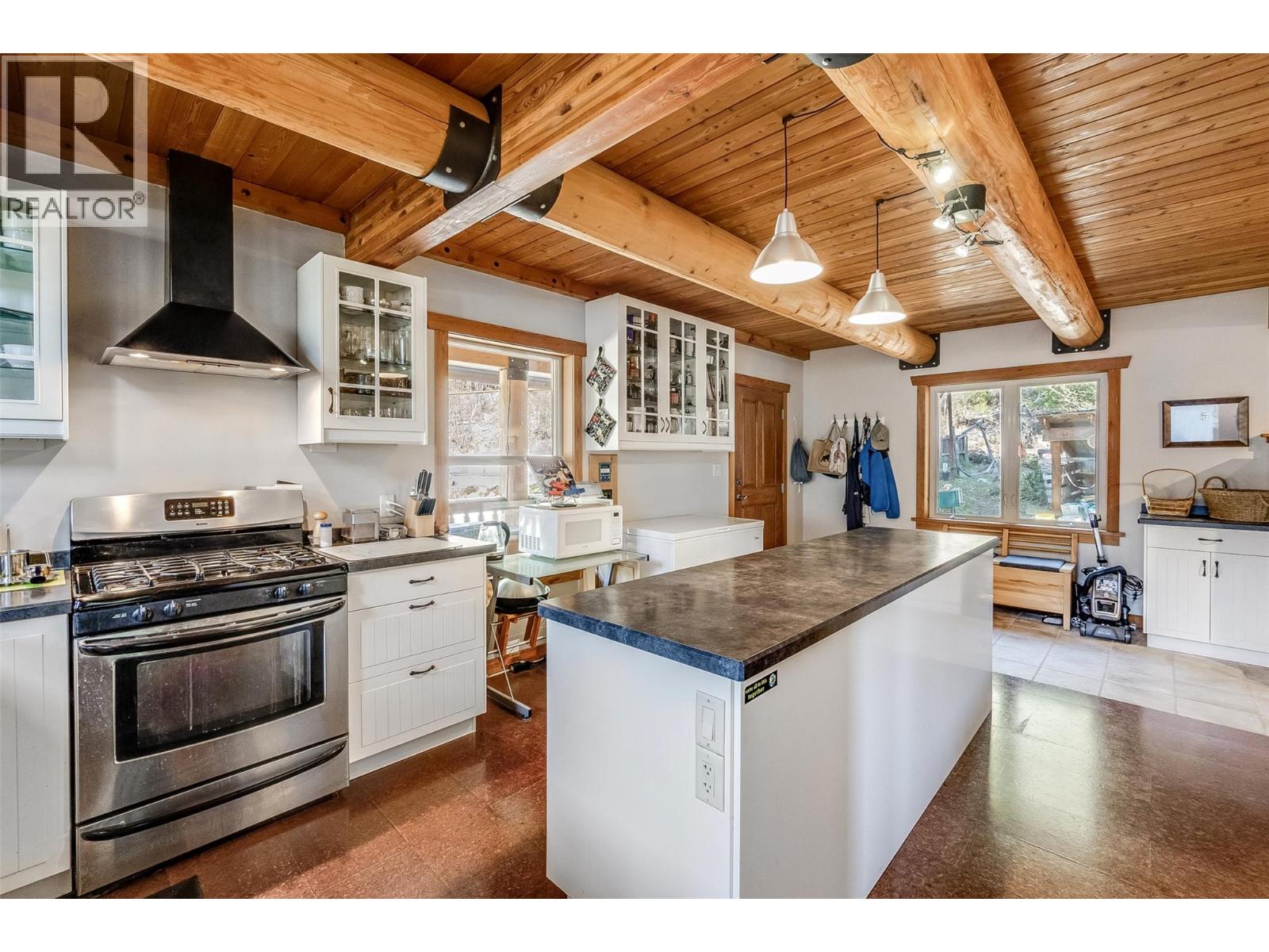 4761 Slocan River Road - 17