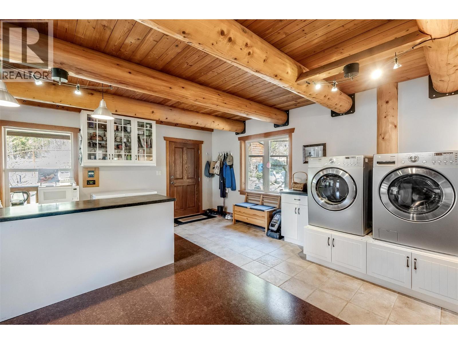 4761 Slocan River Road - 25