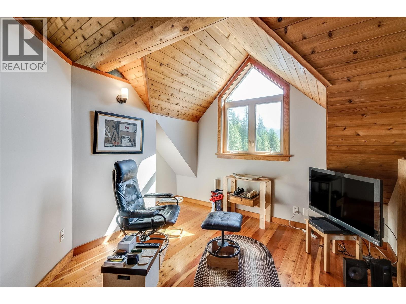 4761 Slocan River Road - 36