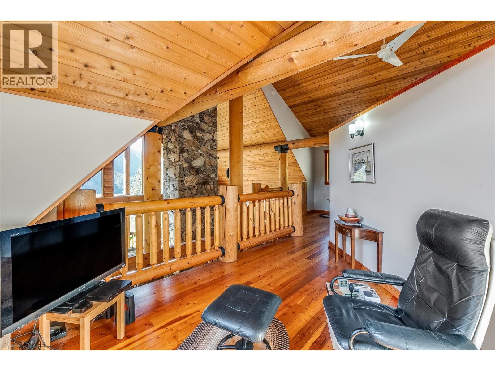 4761 Slocan River Road - 37