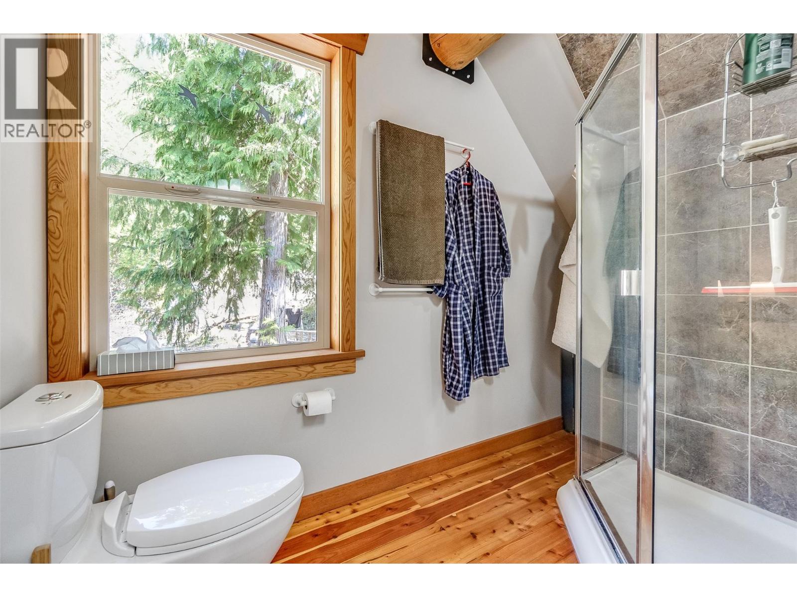 4761 Slocan River Road - 40