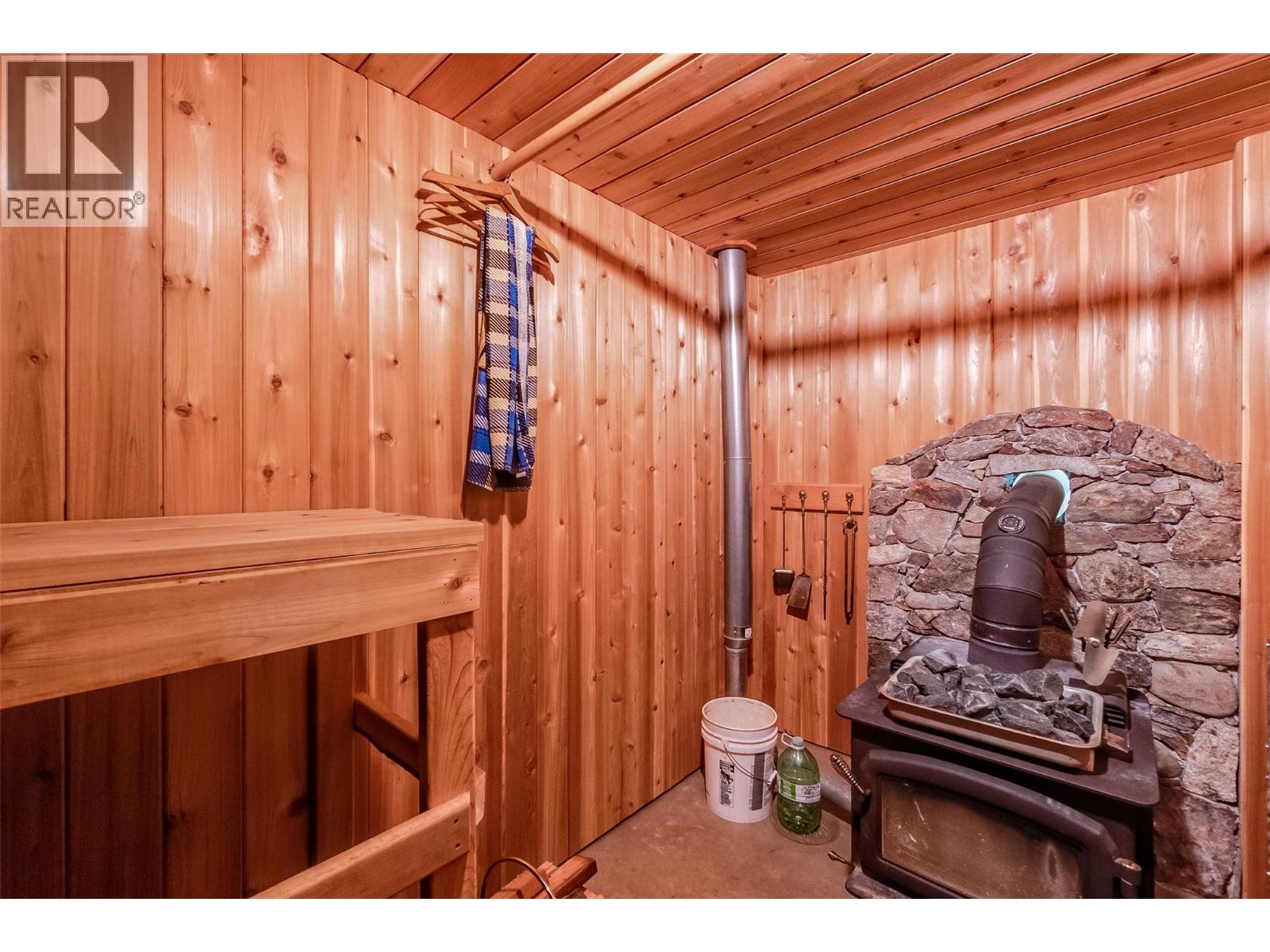 4761 Slocan River Road - 45