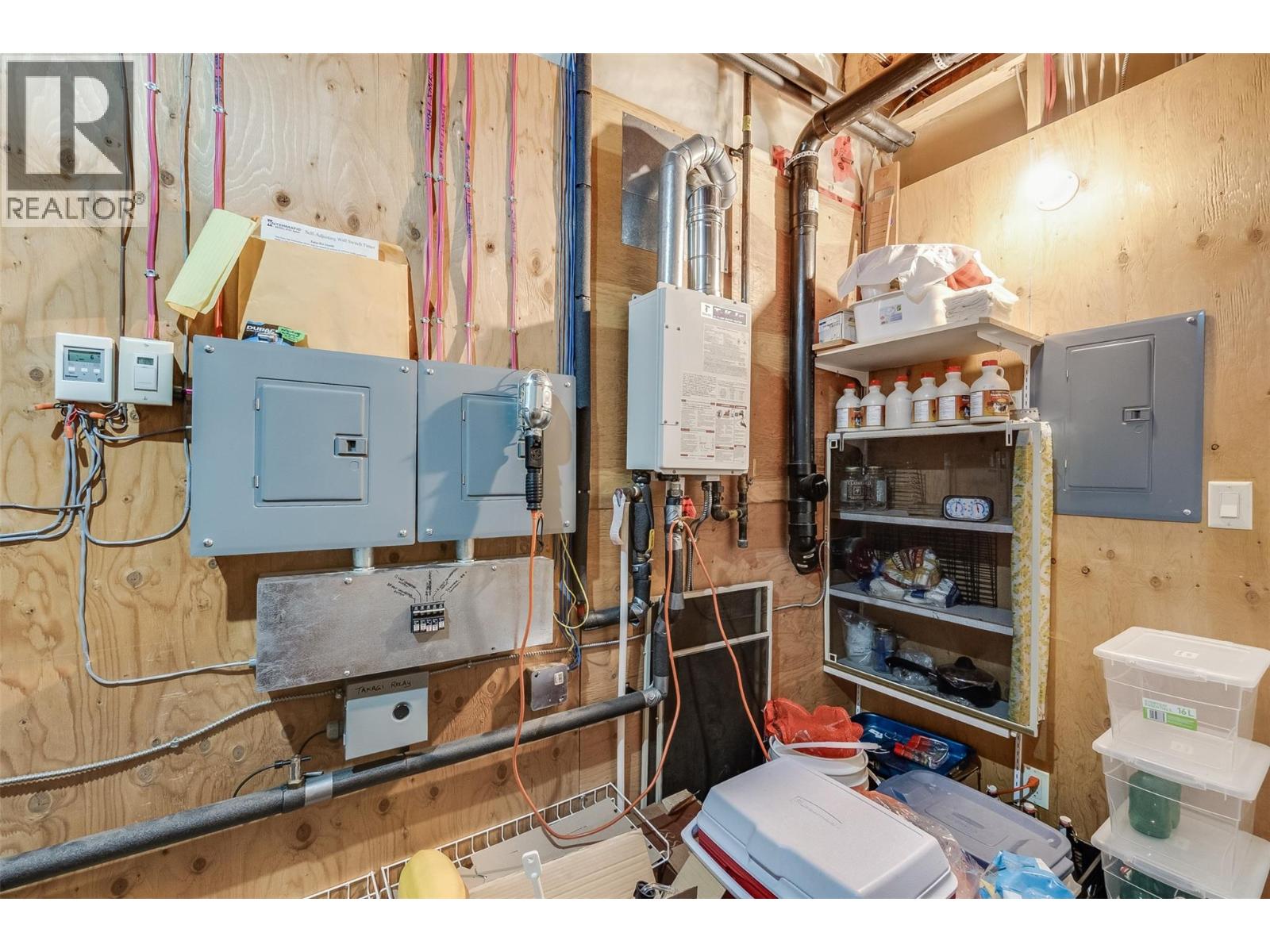 4761 Slocan River Road - 47