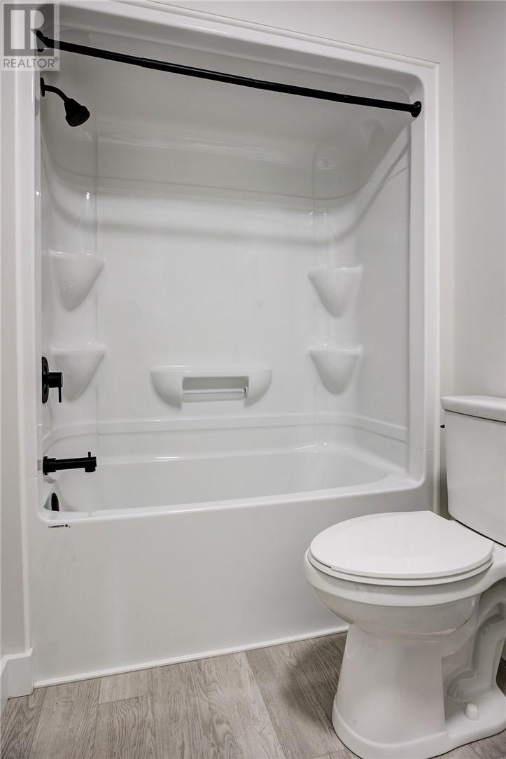 633 Notre Dame Unit# 2, Azilda, Ontario, P0M1B0 — Photo 15