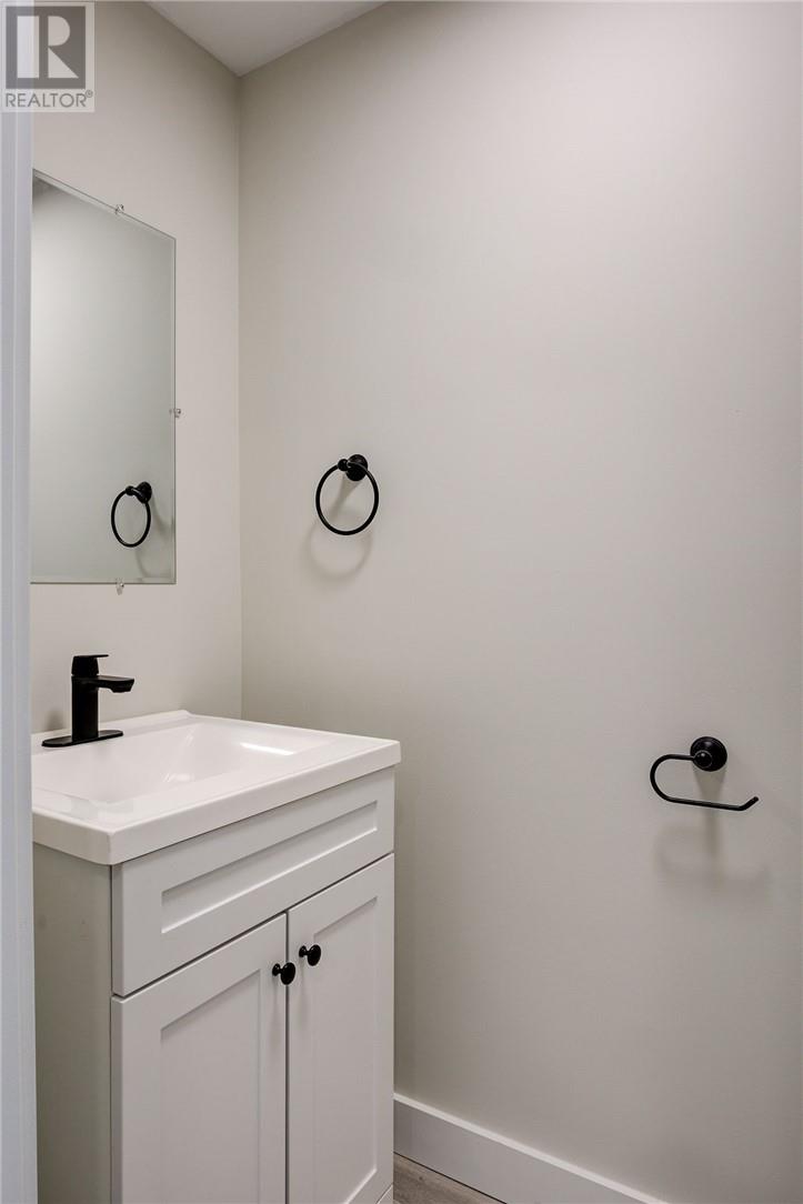 633 Notre Dame Unit# 2, Azilda, Ontario, P0M1B0 — Photo 11