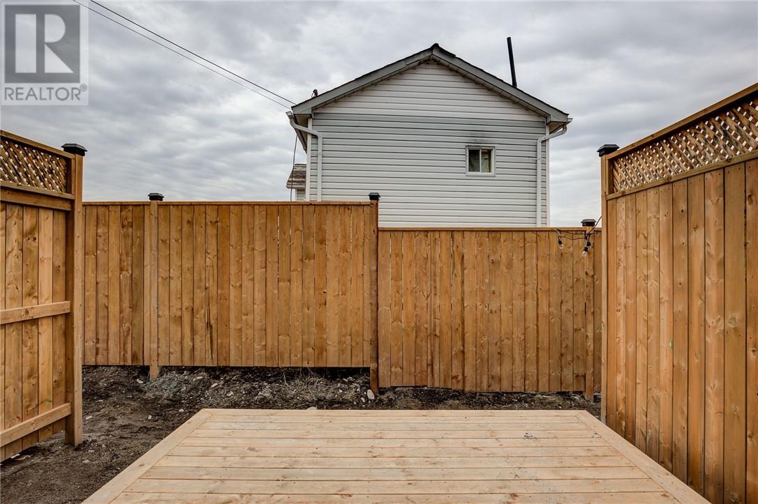 633 Notre Dame Unit# 2, Azilda, Ontario, P0M1B0 — Photo 18