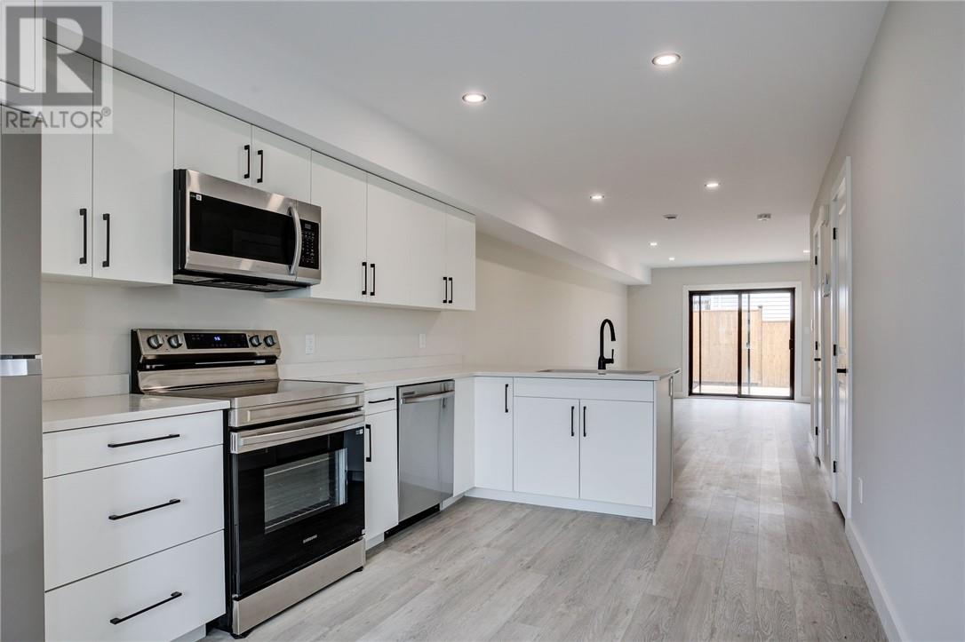 633 Notre Dame Unit# 2, Azilda, Ontario, P0M1B0 — Photo 5