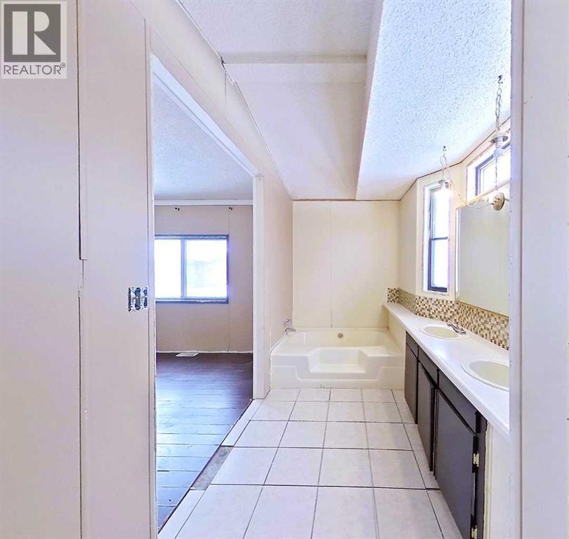 2135 Mistassiniy Road — photo 15
