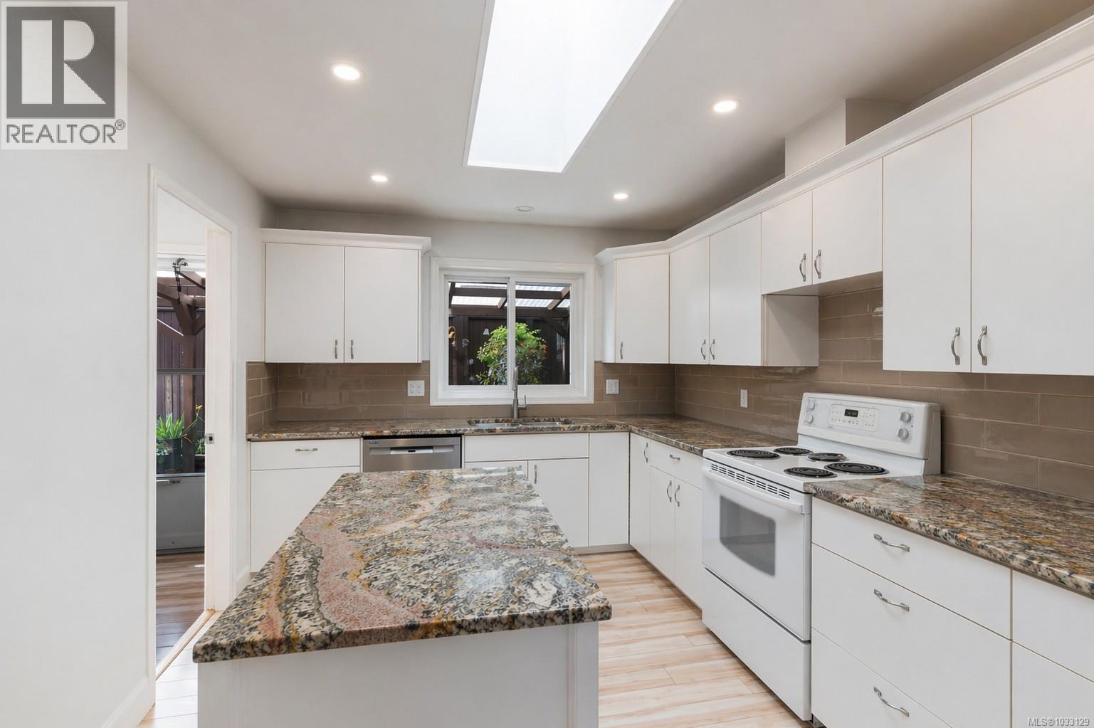 697 Woodburn St - 19