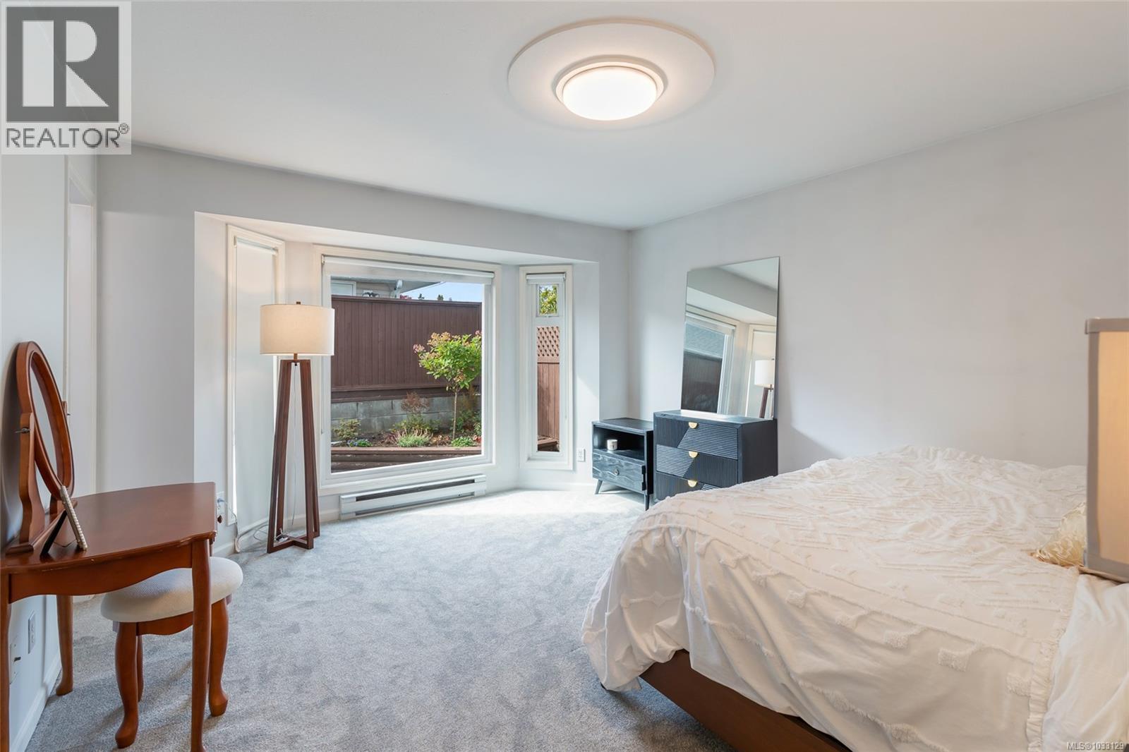 697 Woodburn St - 26