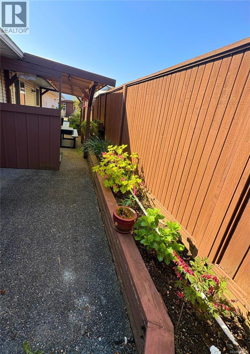 697 Woodburn St - 39