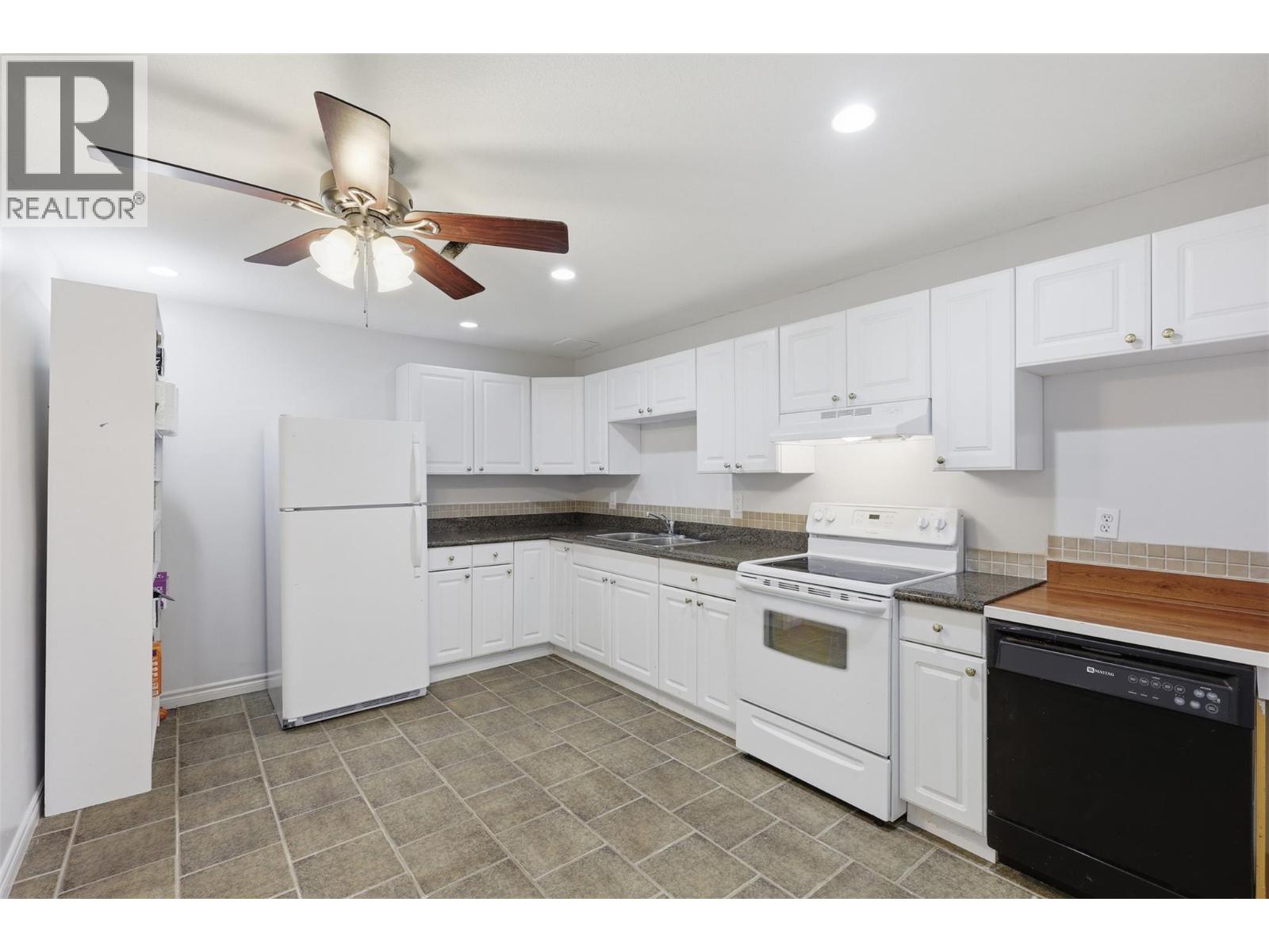 143 Cedar Street - 15