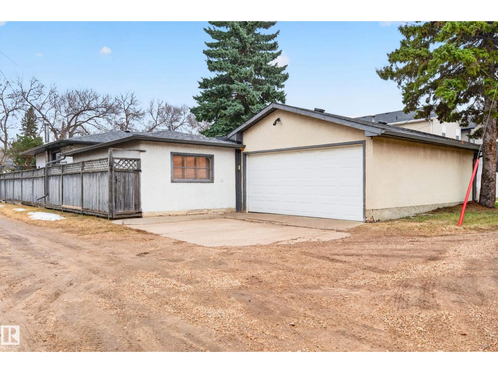 10010 105 ST, Fort Saskatchewan