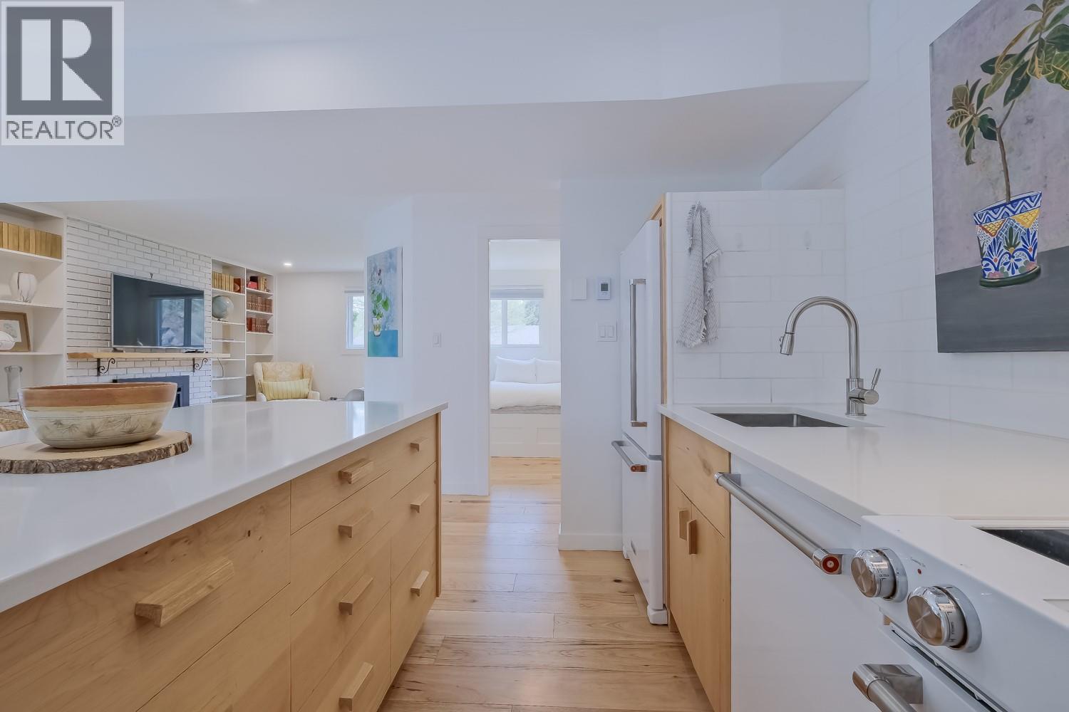  855 Coronado Crescent, Kelowna