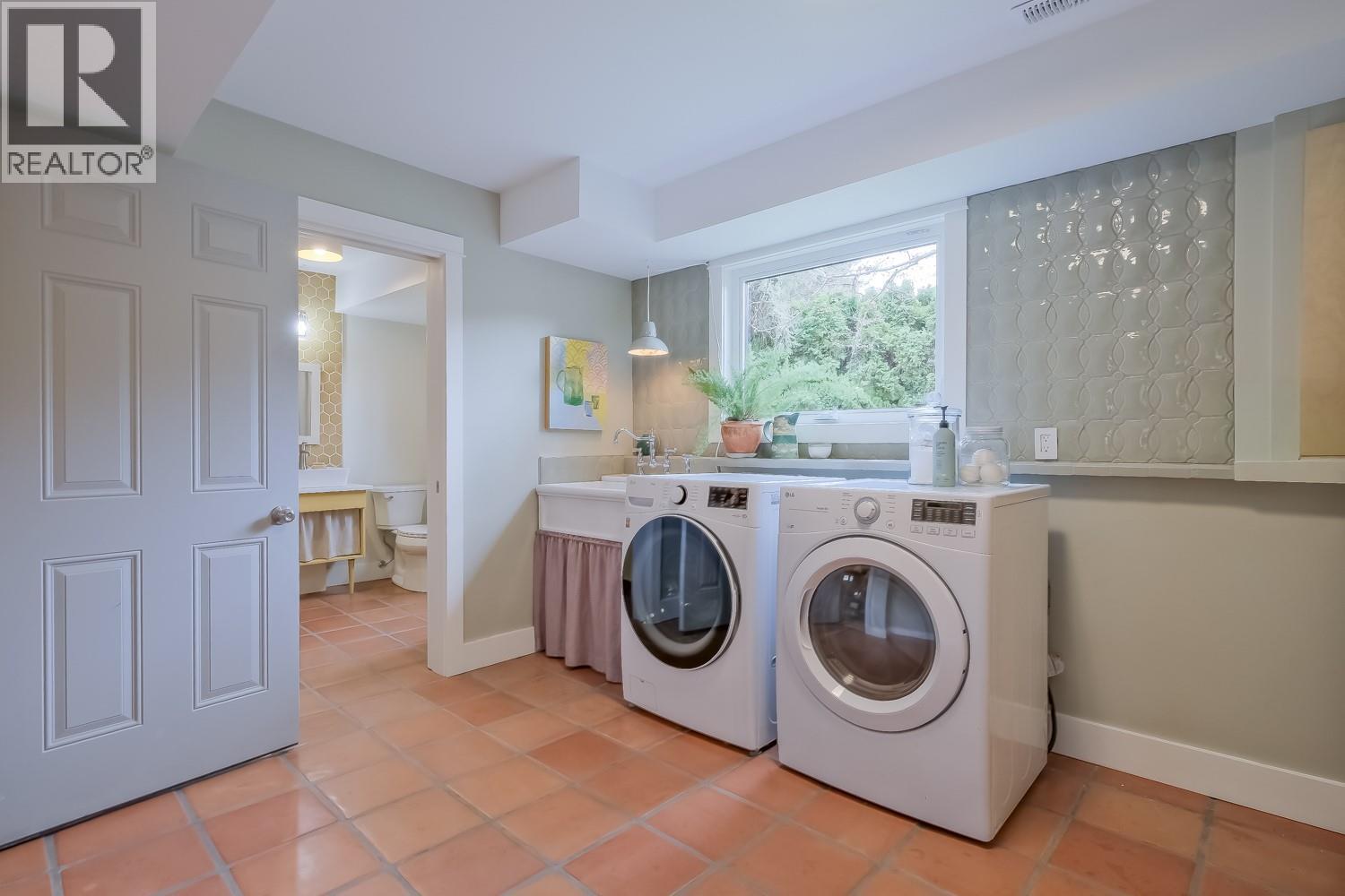  855 Coronado Crescent, Kelowna