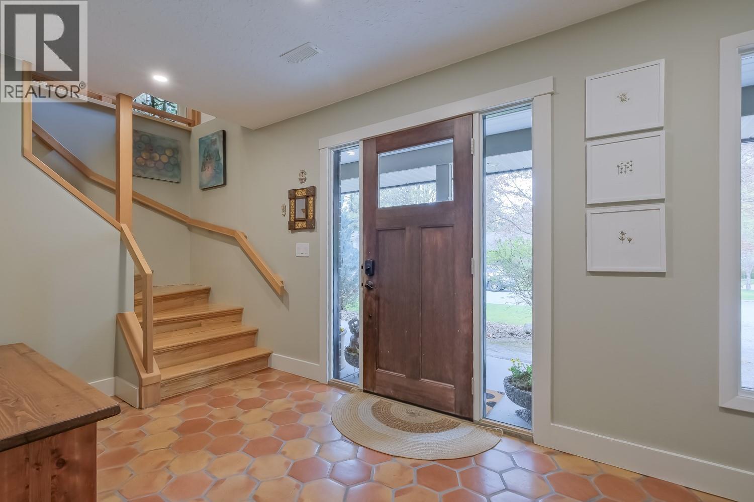  855 Coronado Crescent, Kelowna