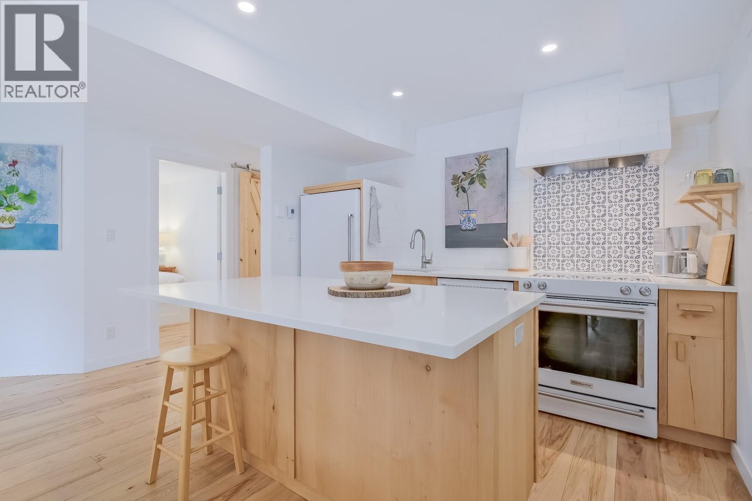  855 Coronado Crescent, Kelowna