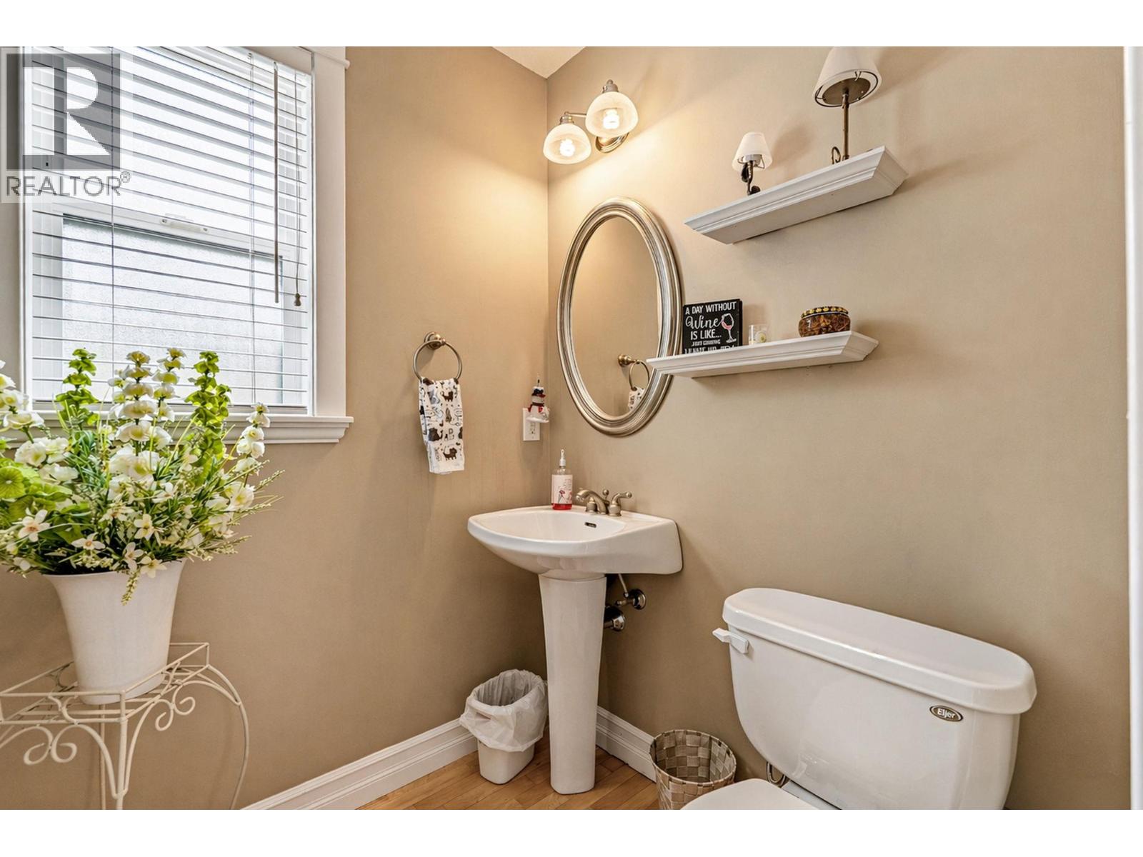 4049 Lakeshore Drive Unit# 105, Kelowna