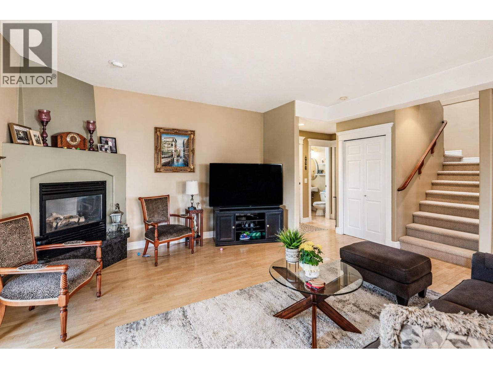 4049 Lakeshore Drive Unit# 105, Kelowna