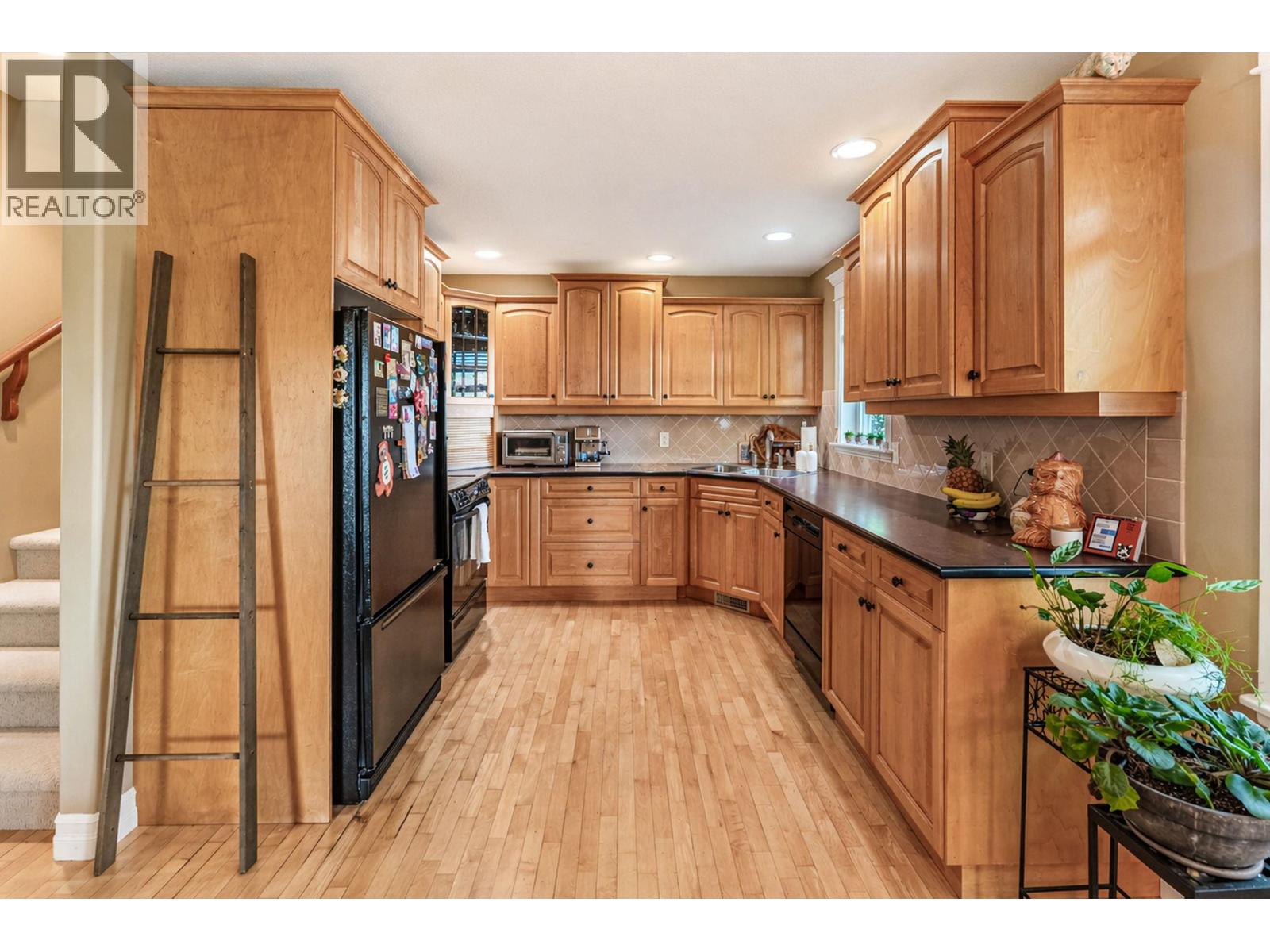 4049 Lakeshore Drive Unit# 105, Kelowna