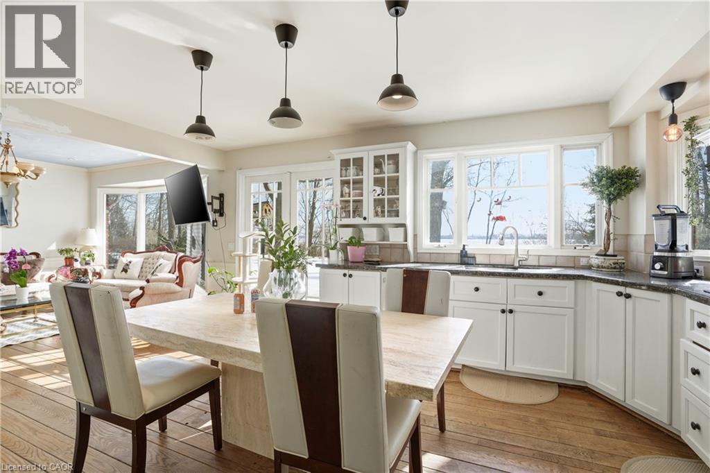 208 NORTH SHORE Boulevard W Unit# Upper, Burlington, Ontario, L7T1A4 — Photo 12