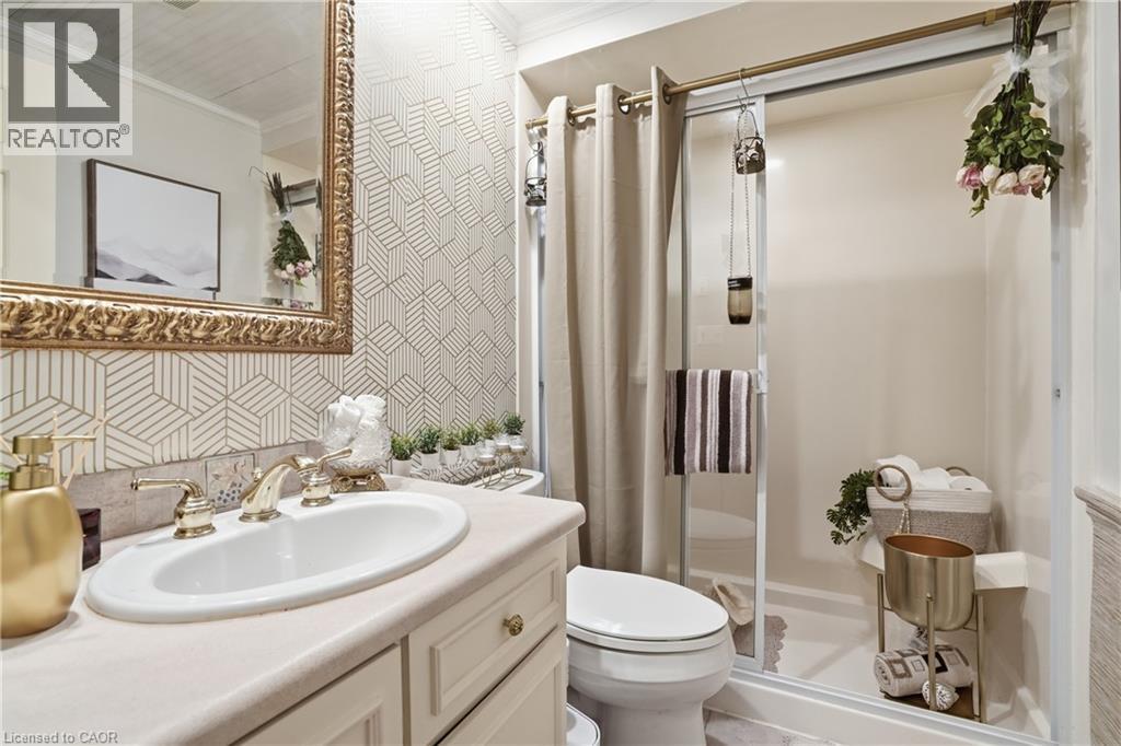 208 NORTH SHORE Boulevard W Unit# Upper, Burlington, Ontario, L7T1A4 — Photo 14