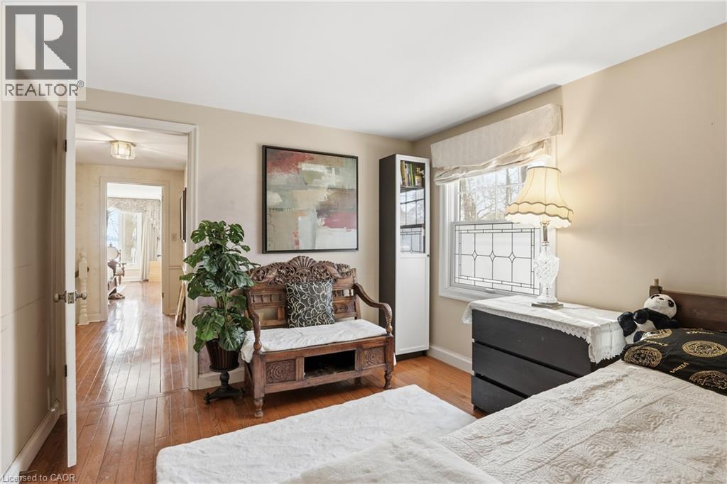 208 NORTH SHORE Boulevard W Unit# Upper, Burlington, Ontario, L7T1A4 — Photo 19