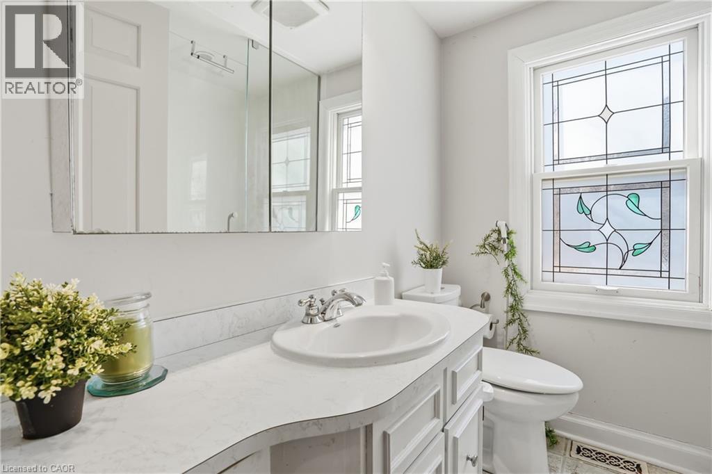 208 NORTH SHORE Boulevard W Unit# Upper, Burlington, Ontario, L7T1A4 — Photo 20