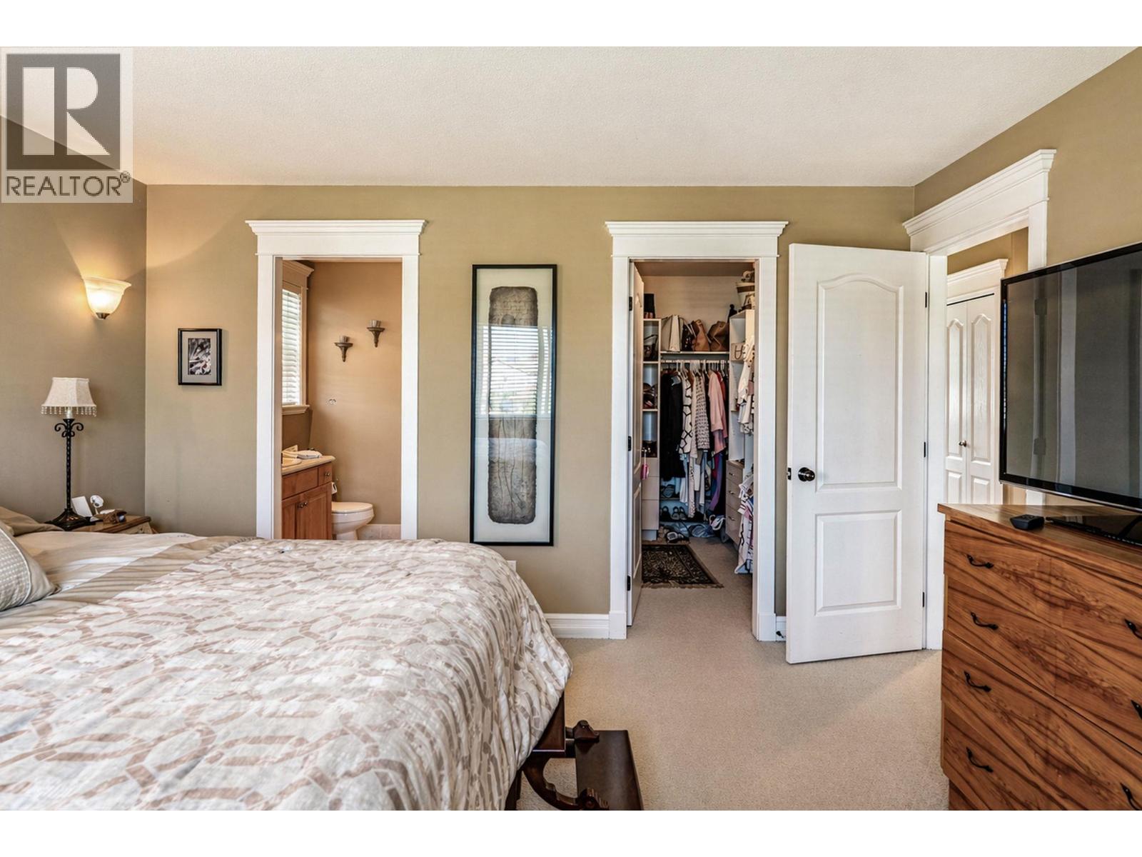 4049 Lakeshore Drive Unit# 105, Kelowna