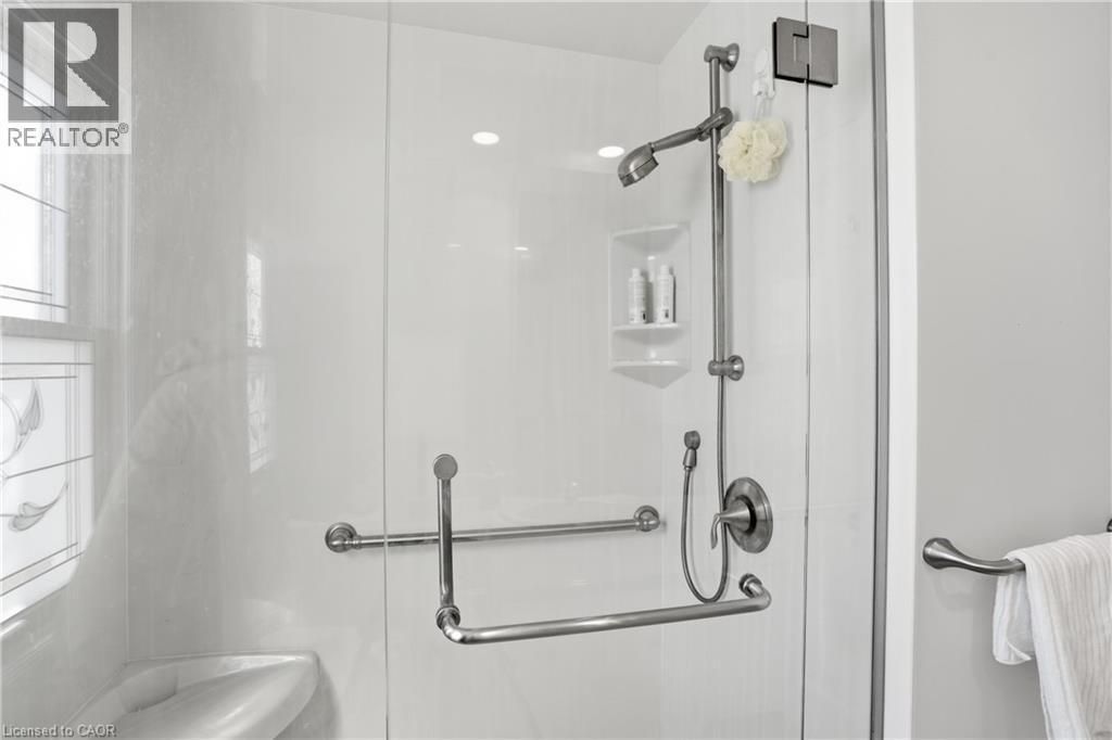 208 NORTH SHORE Boulevard W Unit# Upper, Burlington, Ontario, L7T1A4 — Photo 21