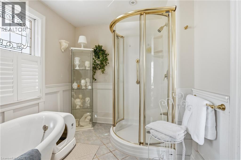 208 NORTH SHORE Boulevard W Unit# Upper, Burlington, Ontario, L7T1A4 — Photo 26