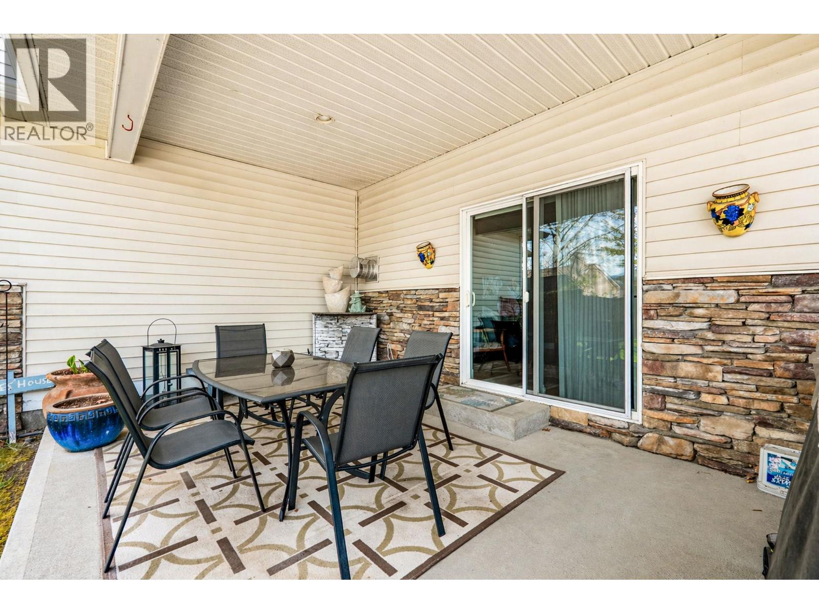 4049 Lakeshore Drive Unit# 105, Kelowna