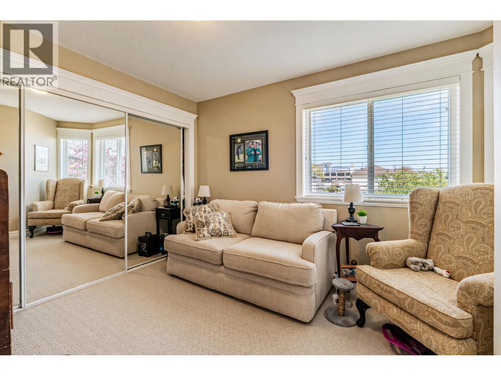 4049 Lakeshore Drive Unit# 105, Kelowna