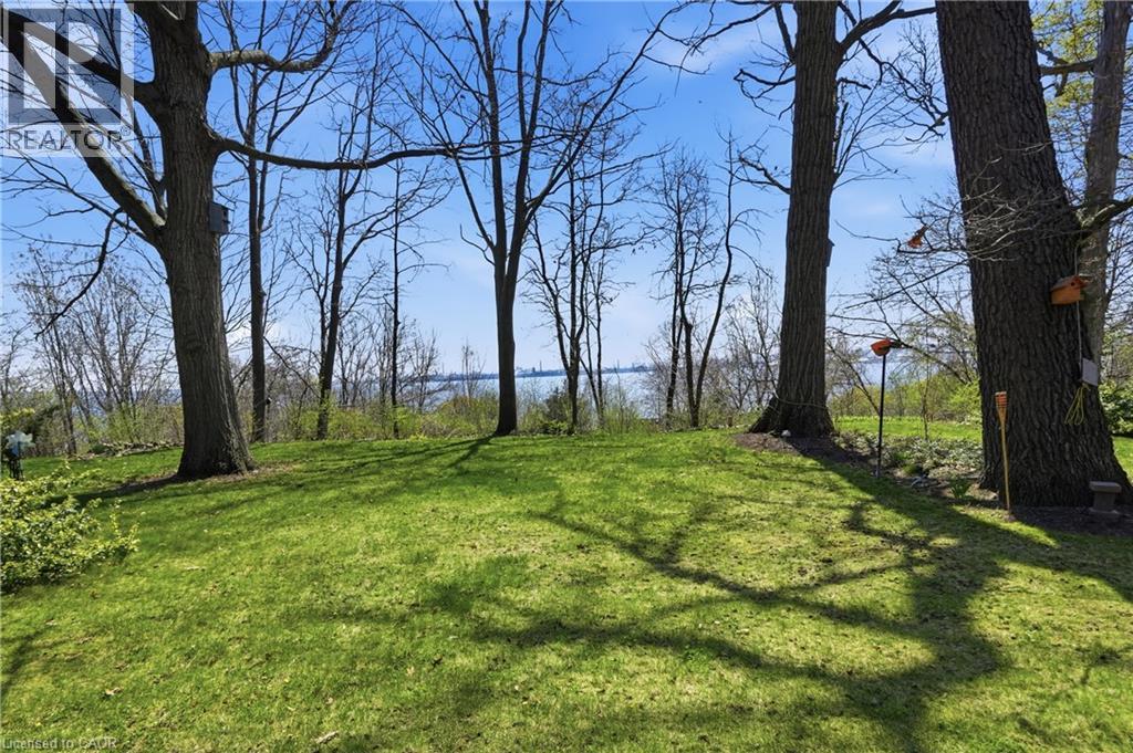 208 NORTH SHORE Boulevard W Unit# Upper, Burlington, Ontario, L7T1A4 — Photo 32