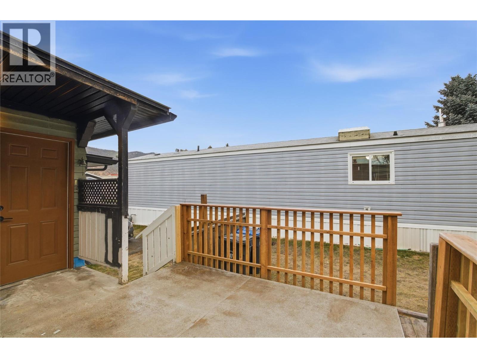 #13 161 Shuswap Avenue - 17