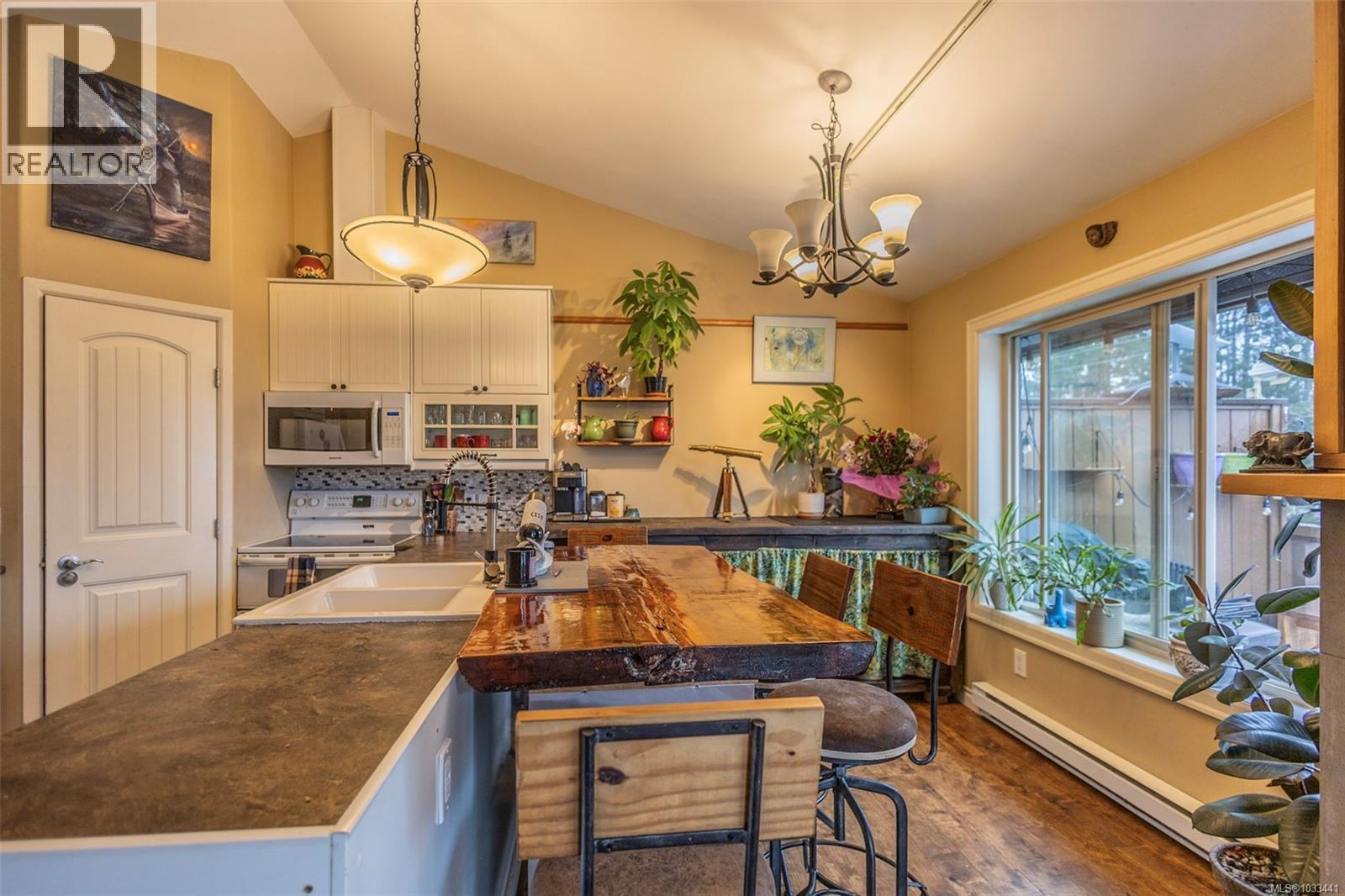 B 16990 Wickanninish Road, Port Renfrew