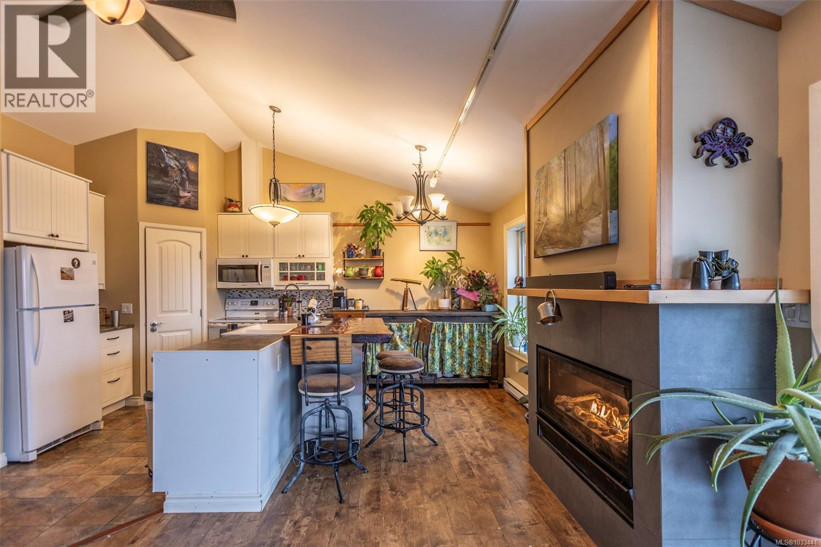 B 16990 Wickanninish Road, Port Renfrew